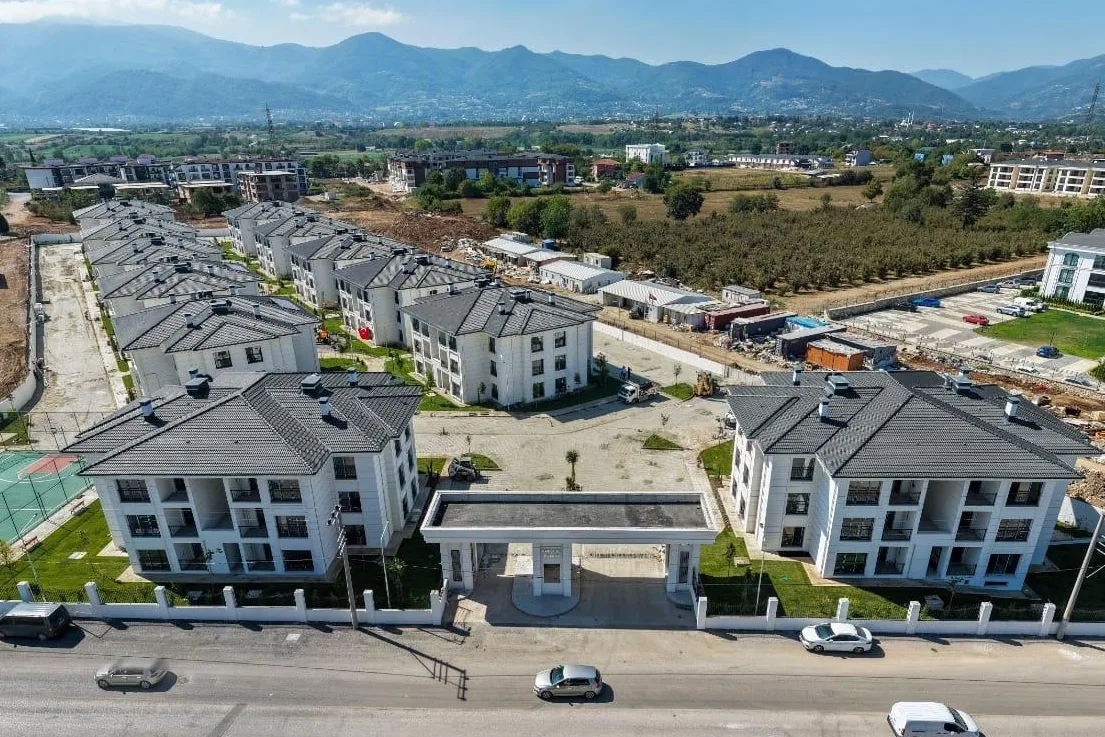 Kocaeli'de 144 aileye ev anahtarı teslim edildi