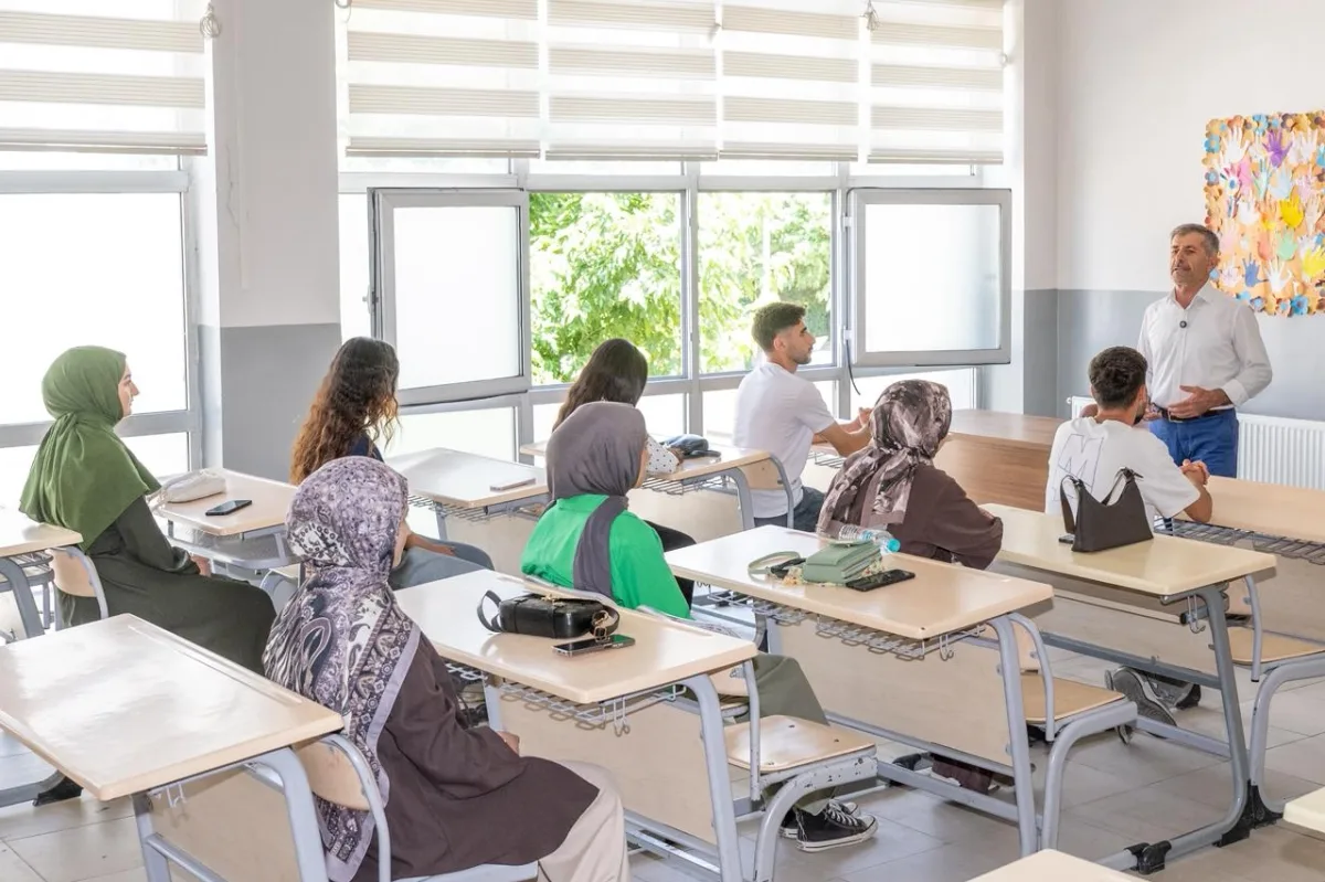 Malatya'da ücretsiz YKS kursundan 100 öğrenci kazandı