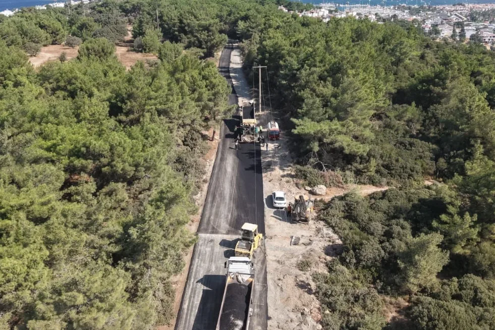 Aliağa ve Seferihisar'da 4 kilometre yol yenileniyor