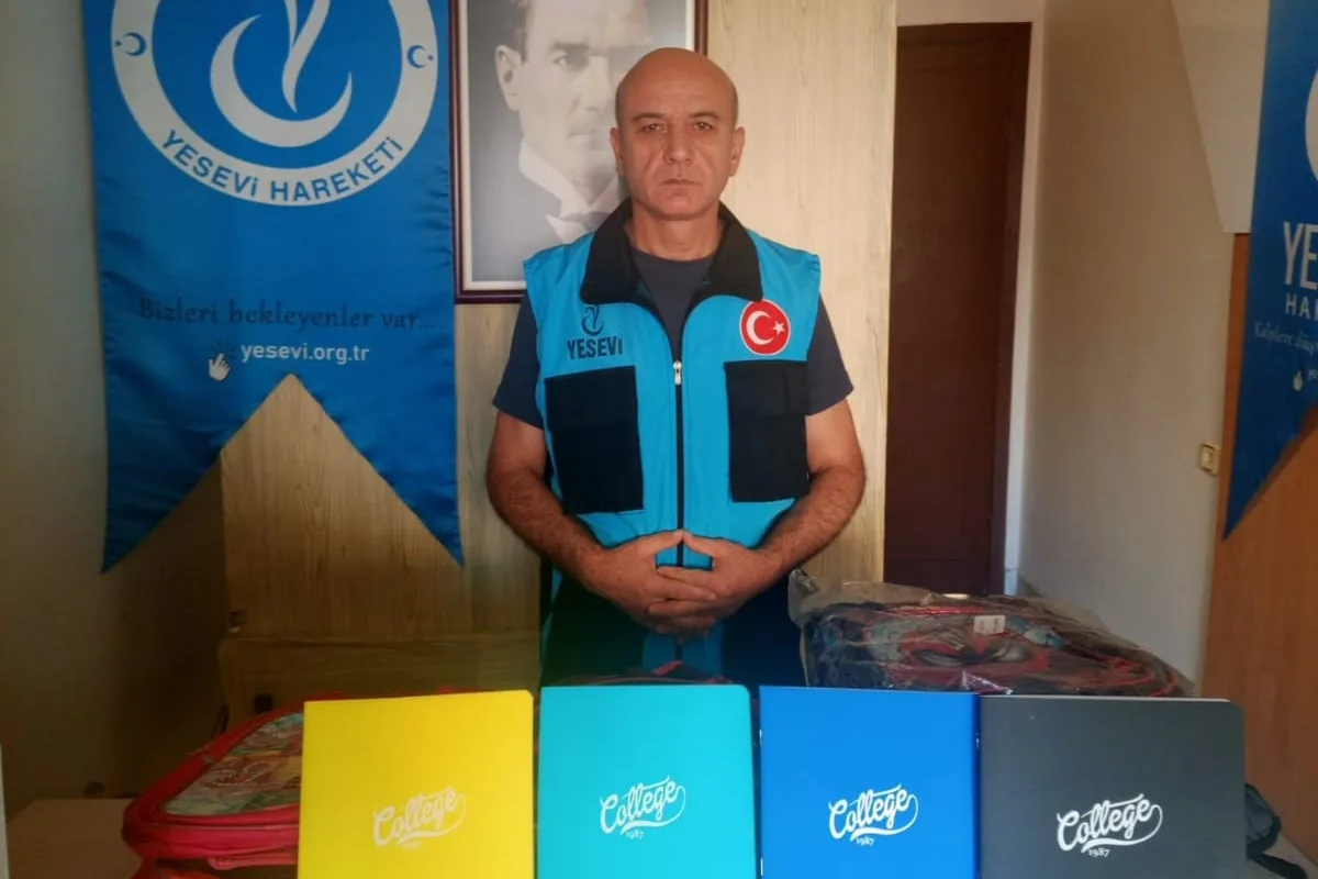 Edirne Yesevi Hareketi’nden 70 çocukluğa çanta ve kırtasiye