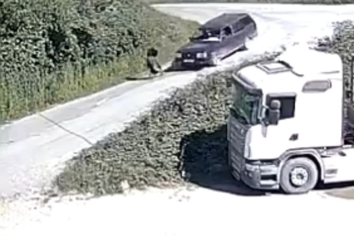 Düzce Yığılca’da otomobilin çarptığı kadın yere savruldu