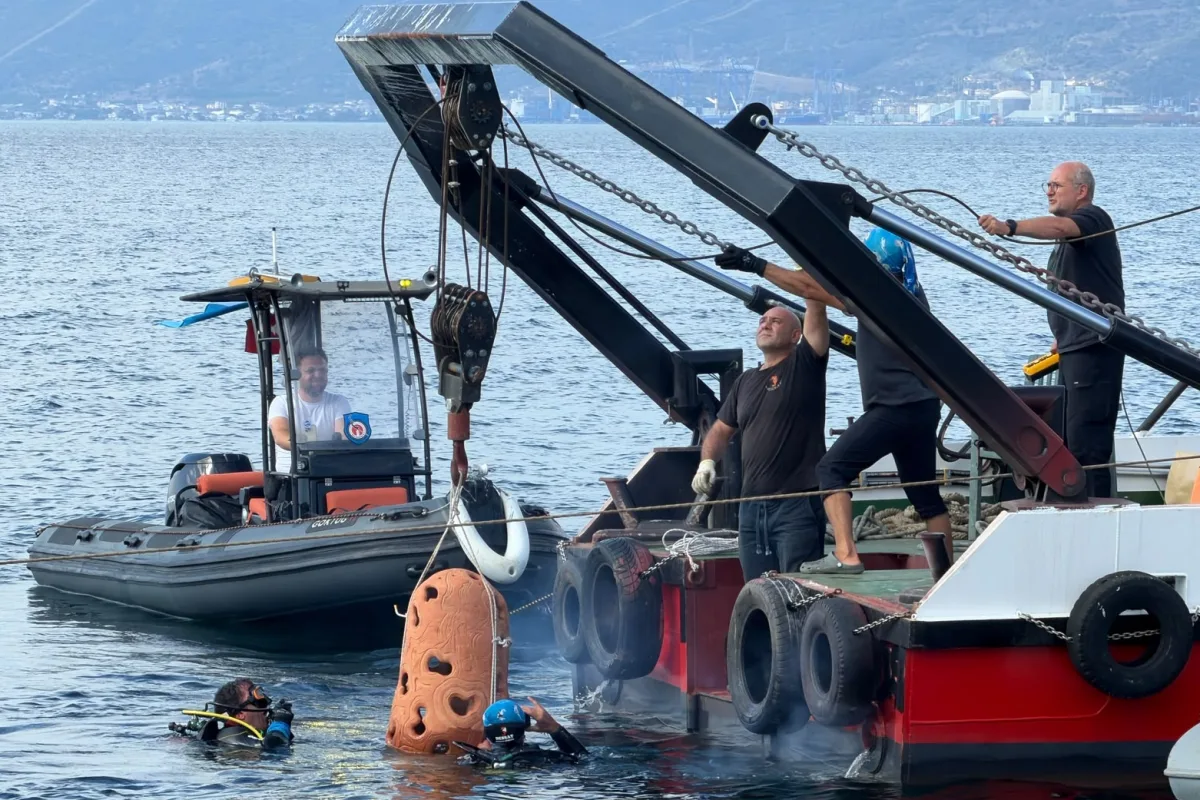İzmit Körfezi’nde dip çamurundan resifler denize