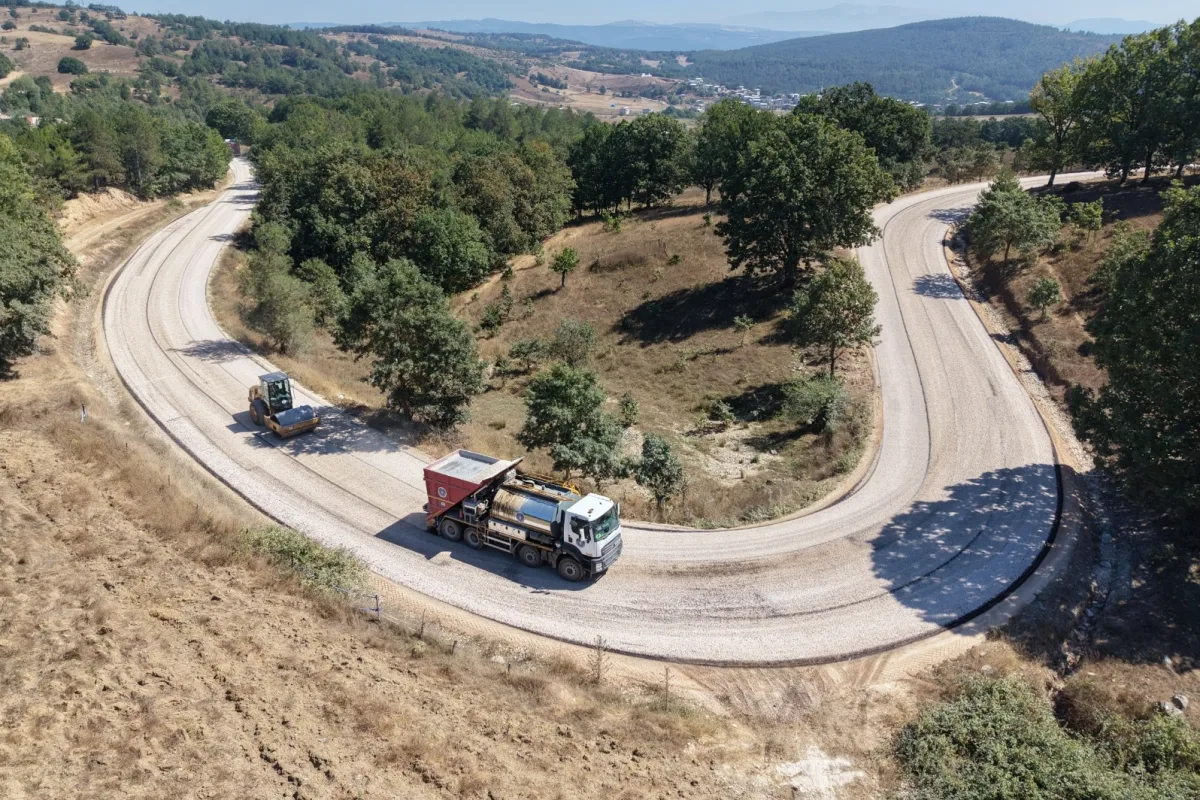 Bursa'da 4 ilçeye 32,5 km yeni asfalt yolu