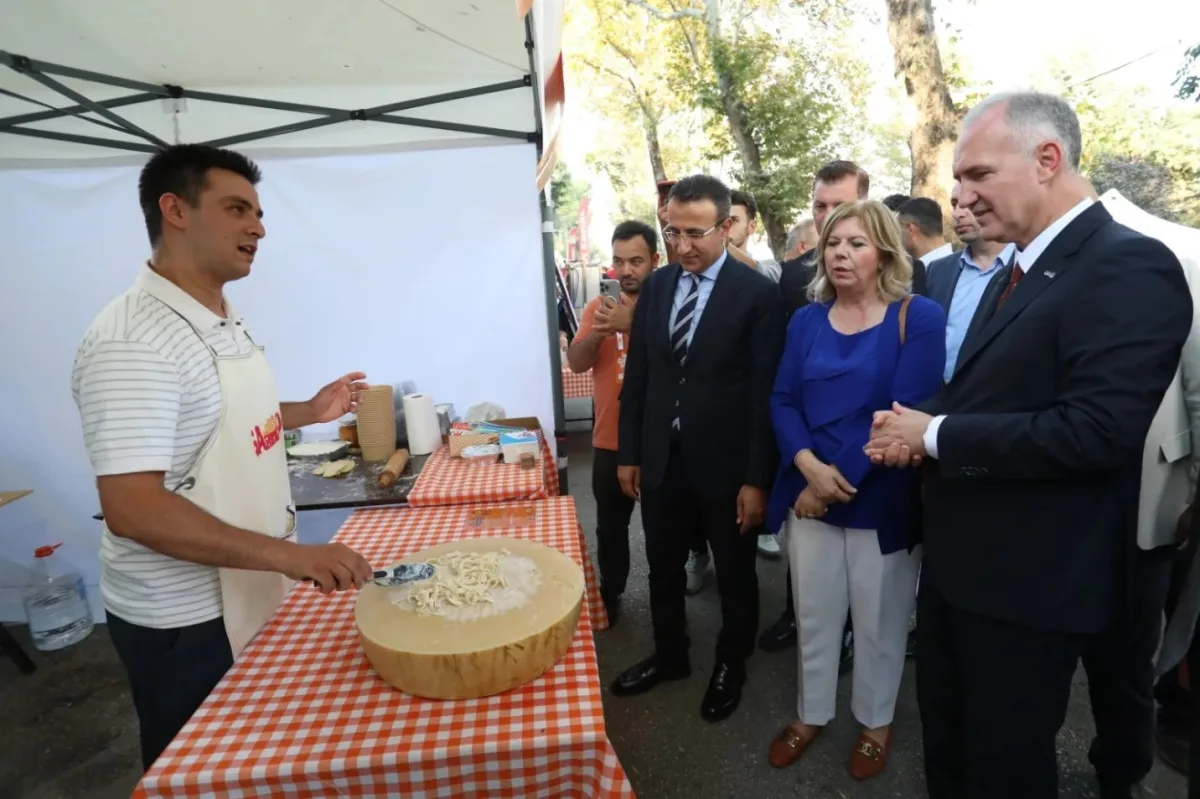 İnegöl Gastronomi Festivali açıldı: 200+ lezzet vitrinde