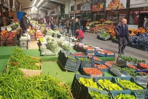 Sebze-meyve fiyat manipülasyonunda 40 kişi tutuklandı