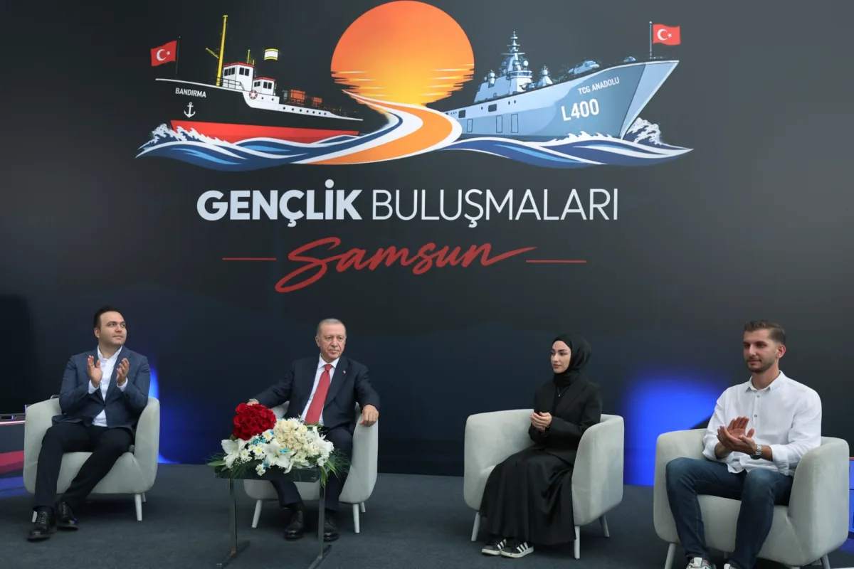Erdoğan: Gelecek Türkiye'si gençlerin elinde