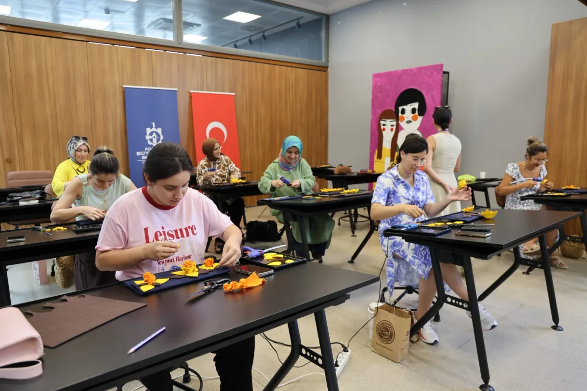 Polinöropatiyi aşan Tuana, denimden moda tasarladı