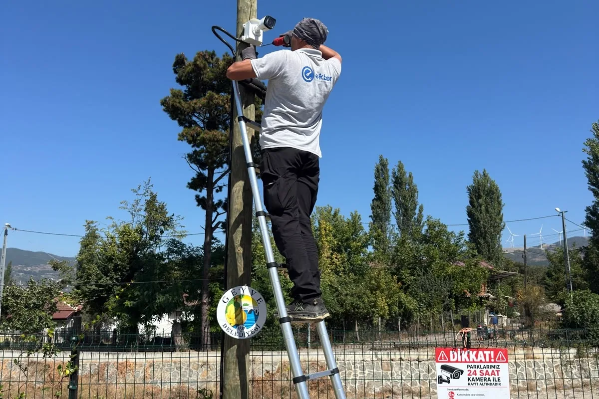 Geyve'de parklar kamera güvenliğine kavuştu