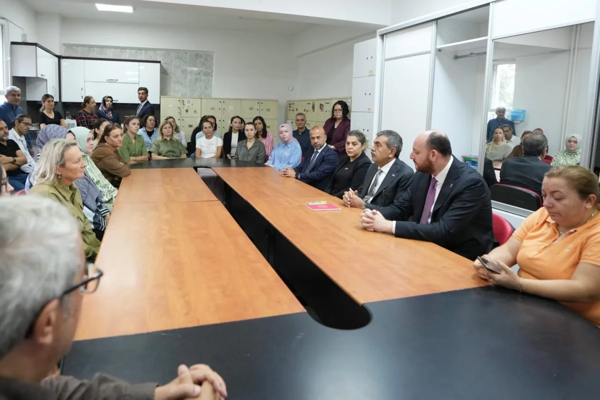 Milli Eğitim Bakanı Tekin, Yalova'da okul ziyareti yaptı