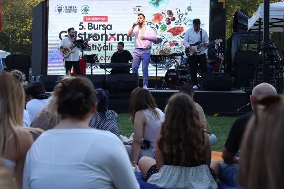 Bursa Gastronomi Festivali’nde Müzikle Lezzet Buluşması