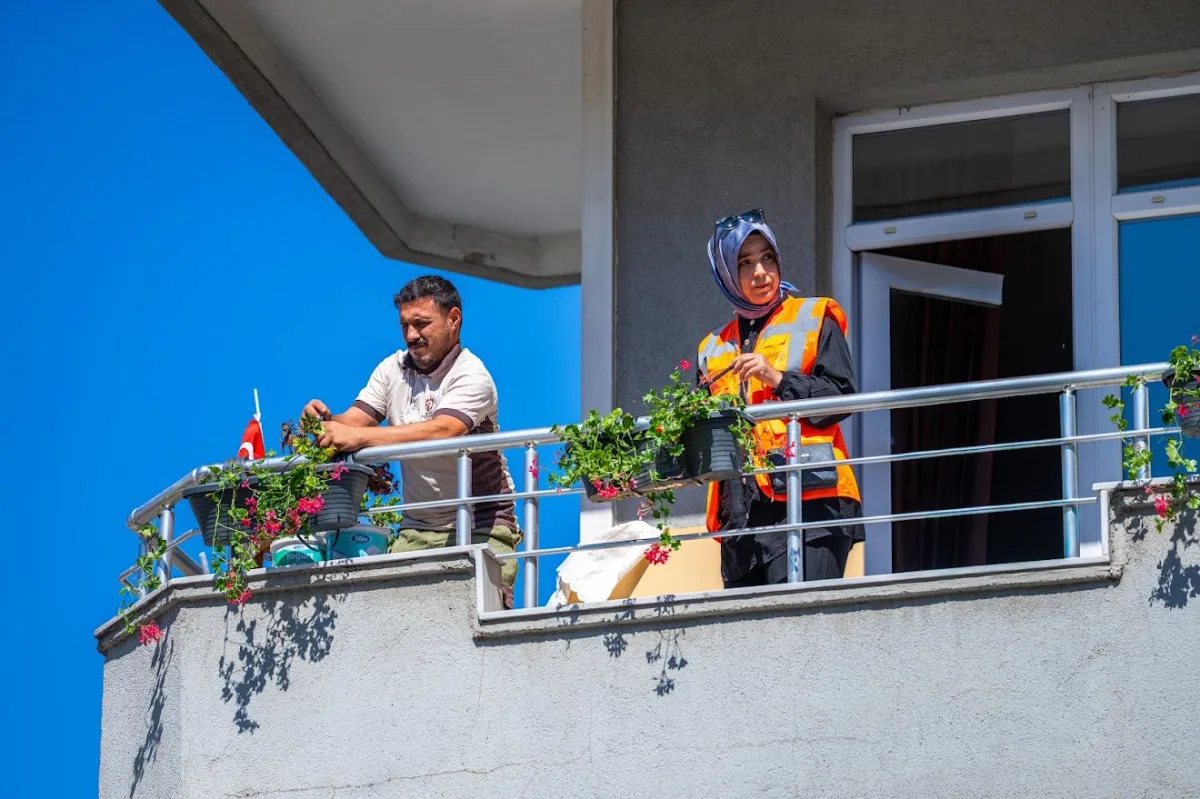 Kocaeli Gebze’de komşuluk çiçeği projesi başlatıldı