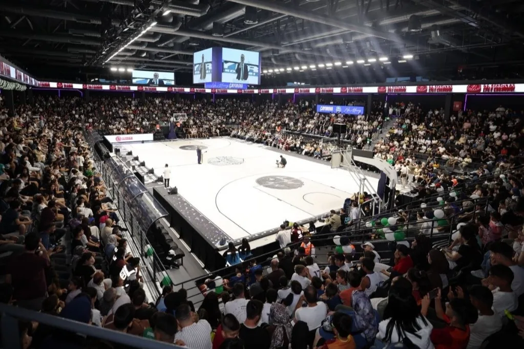 Çayırova Kompleks Açıldı: 3 Bin 500 Kişilik Basketbol Sahası
