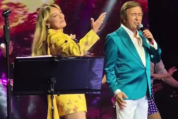 Erol Evgin konseri'nde Ziynet Sali sürpriz