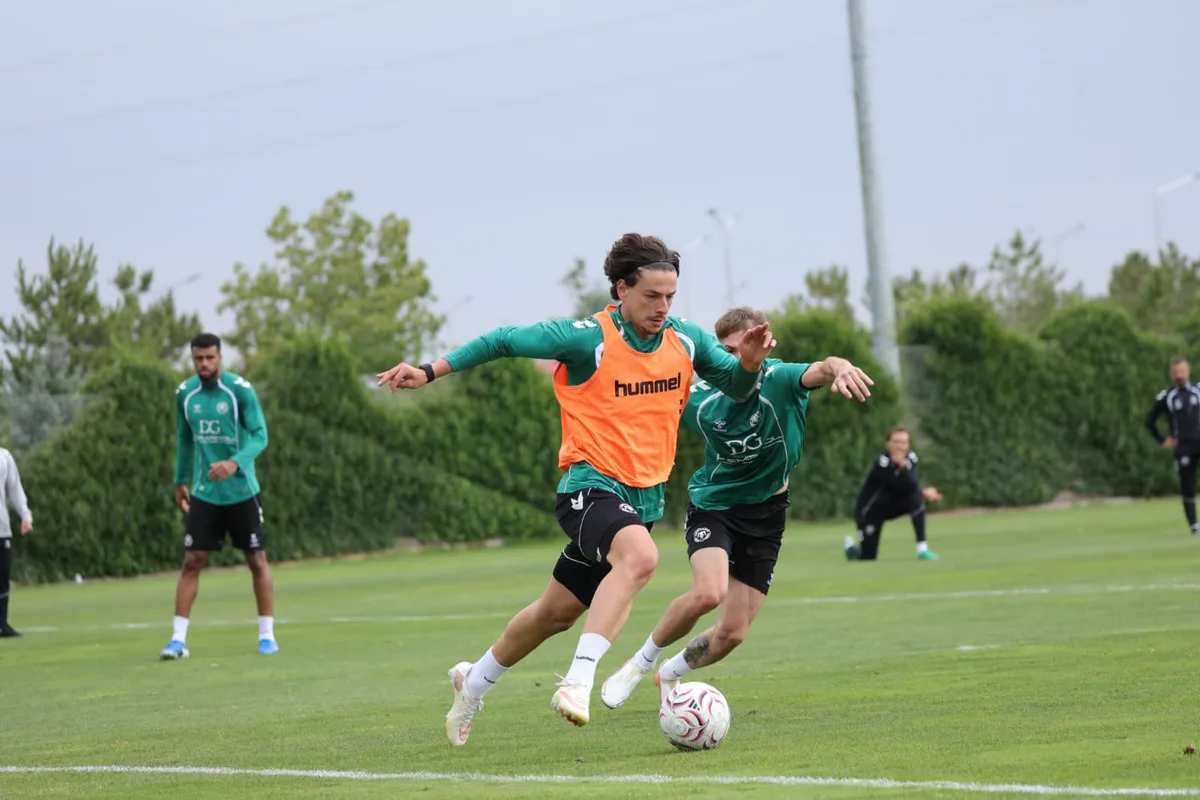 Konyaspor Erzurumspor deplasmanına başladı