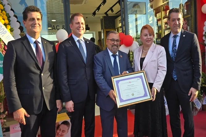 48 yıl sonra eczacılık diplomasını alan Haydar Koçak