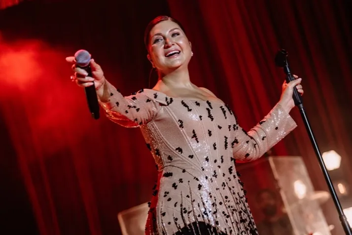 Sibel Can Harbiye'de unutturmadı: Milli takım alkışı, Eypio sürprizi