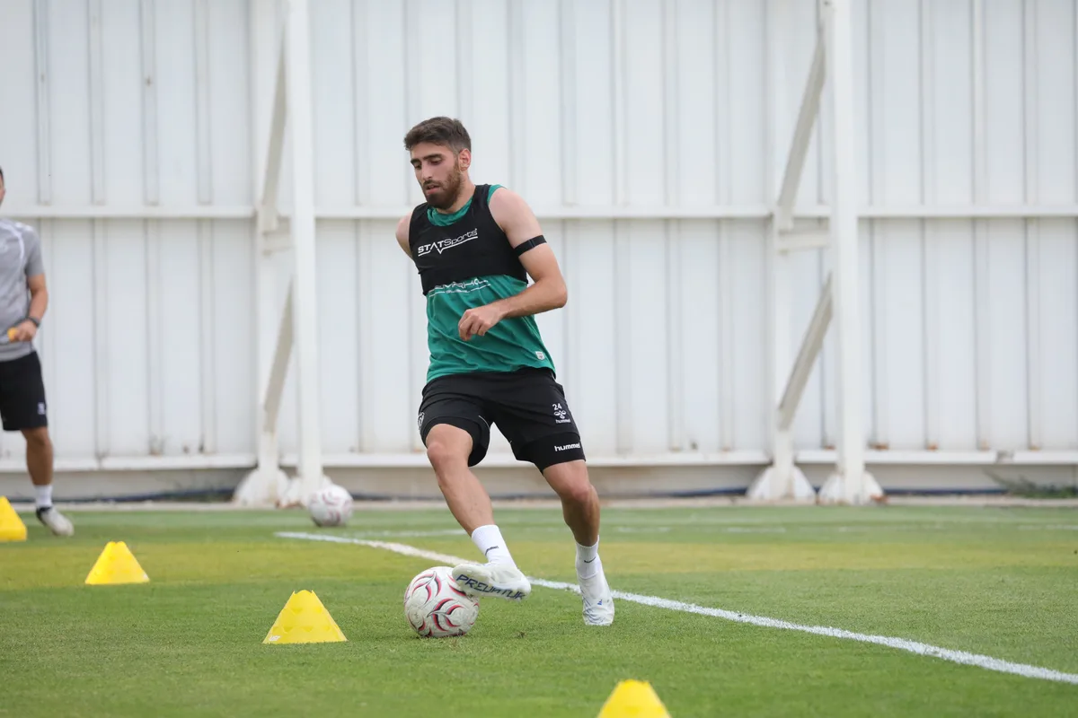 Konyaspor Kocaelispor'a hazırlanıyor: Palut son 11'i belirliyor